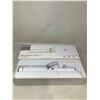 Image 1 : T3 Single Pass professional curling iron 1 1/4" NEW