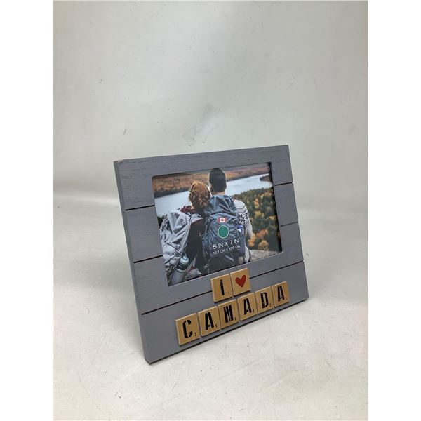 Love Canada Barnwood Style Picture frame display NEW