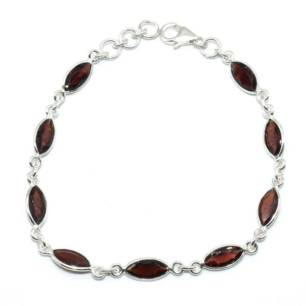 Silver Garnet(5.65ct) Bracelet (~weight 5.65g), Suggested Retail Value $400