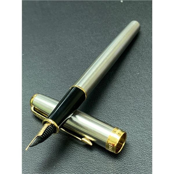Parker Irridium Tip Executives Fountain Pen NEW stainless steel design
