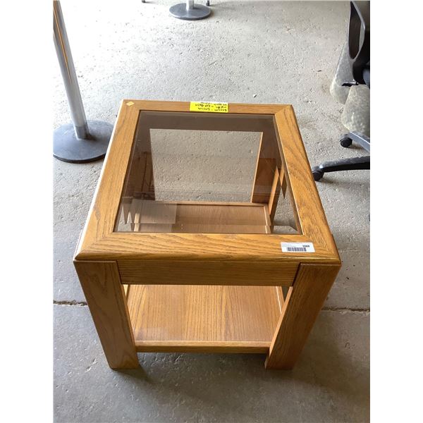 Glass Top Wooden End Table (24in L x 20.5in W x 20in H)