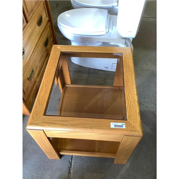Glass Top Wooden End Table (24in L x 20.5in W x 20in H)