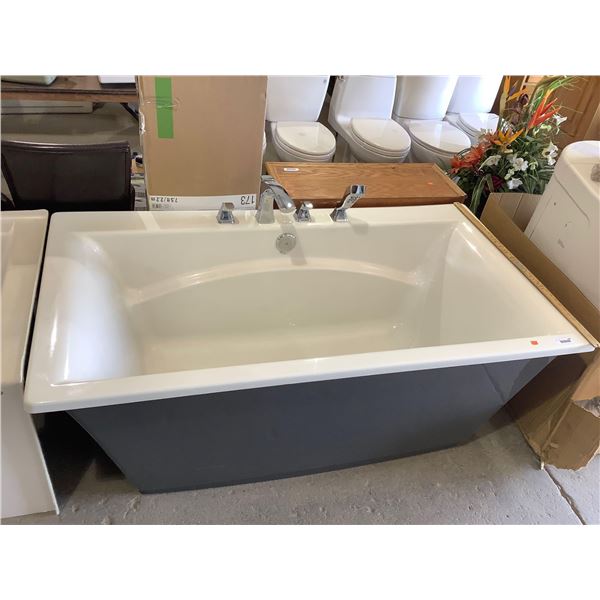 NEW Floor Model Acrylic Bathtub (35 1/in x 65 1/2in)