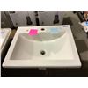 Image 1 : Porcelain Sink (17 3/4in x 21 1/4in)