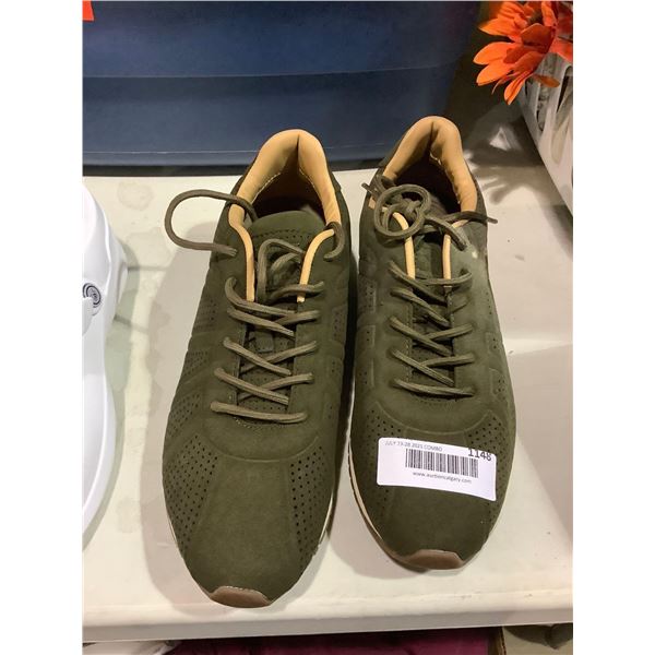 Levi's Ladies Size 11 Shoes