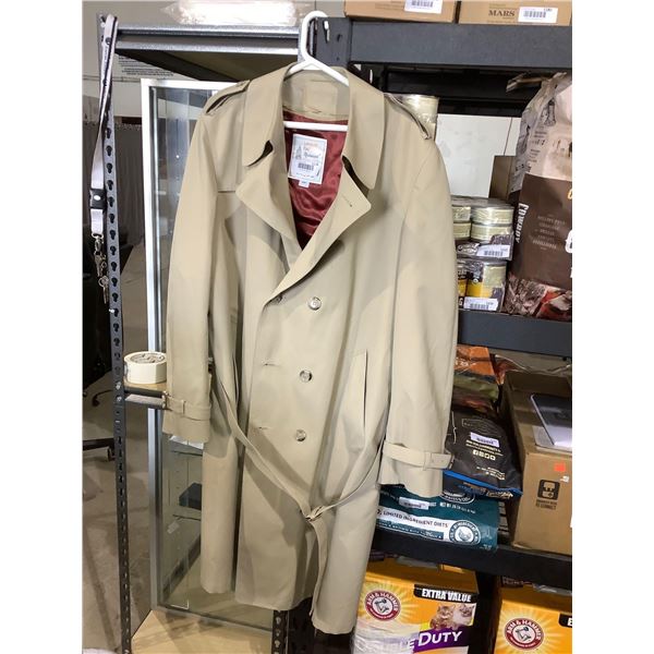 Vintage London Fog Mens Coat Size 44T with wool liner