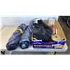 Image 1 : BOX OF FREE WEIGHTS AND AIRBED