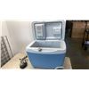 Image 2 : MOBILCOOL PROFESSIONAL WARMER/COOLER WITH CORD WORKING WITH BIN OF CORDS