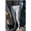 Image 8 : LOT OF MANNEQUIN PARTS