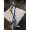 Image 2 : GARDEN CLAW WITH RAKE, SPRAY GUN AND MORE
