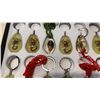 Image 2 : TRAY OF NEW ENCASED SCORPION, CRAB, BUG KEYCHAINS