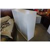 Image 8 : WHITE CABINET 47 INCHES WIDE X 51 TALL X 16.5 DEEP