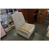 Image 2 : ROWE FURNITURE MICROFIBER BUTTON BACK FLUSH ARM CHAIR