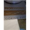 Image 8 : BRAND NEW THE ORIGINAL GREEN PAN SET OF 11 CERAMIC NON STICK COOKWARE - INCLUDES FRYPAN, 3 COVERED S
