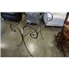 Image 2 : Solid metal blanket rack