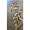 Image 2 : VINTAGE LEATHER AND WOOD SNOWSHOES