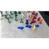 Image 8 : CAST IRON HORSE HOOD ORNAMENT CHIPPED HOOF WITH MINI FIGURES