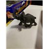 Image 2 : LOT OF MUSICAL PORCELAIN FIGURES, ELEPHANT, FIGURE AND OTHER COLLECTIBLES