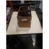 Image 1 : BOX OF NEW ITEMS - 300 ELASTIC BRACELETS AND OTHER HAIR ACCESSORIES