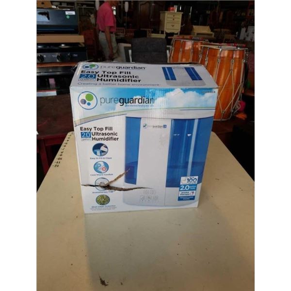 AS NEW PURE GUARDIAN TOP FILL 2 GALLON ULTRASONIC HUMIDIFIER