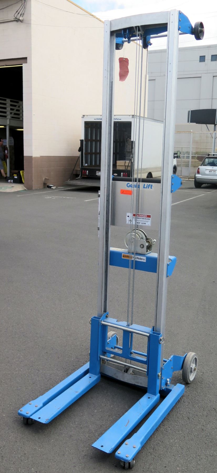 Genie Lift GL8, Easy CrankUp Lift, Max Height 10' 5", Max Weight 400