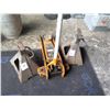 Image 2 : Olympia 2.5 Ton Hydraulic Auto/Truck Jack  & 2 HD Jack Stands