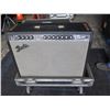Image 2 : Fender 65 Reissue Twin Reverb w/ Reverb & Vibro Pedal Switch - In ATA Case