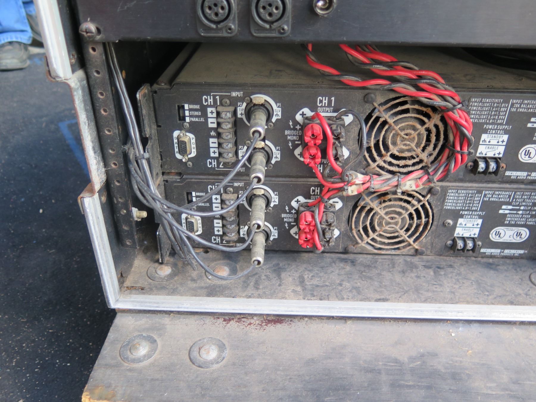 2 QSC PowerLight 1.8 Amps in Rolling ATA Rack, 650 watts per ch @4ohms