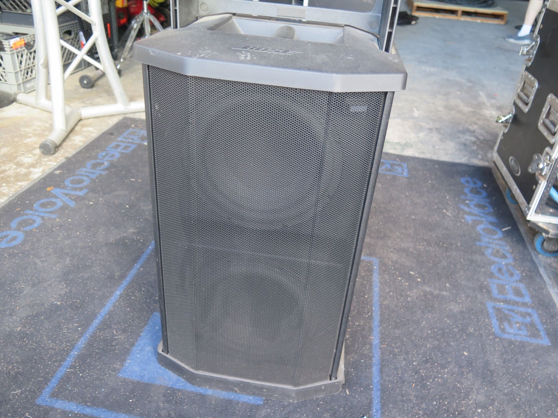 Demo: Bose Tower PA System, F1 Top Module + F1 Bass Module, (Retail $3000)