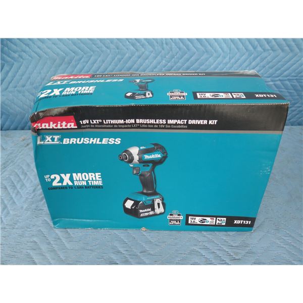 Makita XDT131 Brushless LXT Impact Driver Kit 18V New in Box