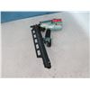 Image 8 : Hitachi NR83A5 Strip Nailer 3-1/4" (Returned Item)
