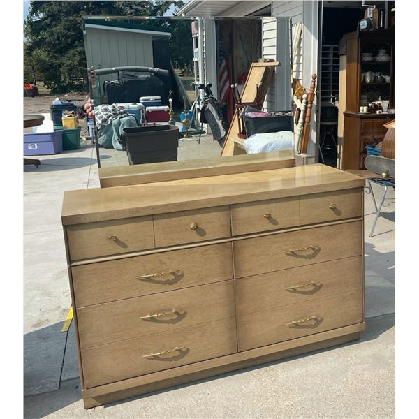 MID-CENTURY MODERN BASSETT FURNITURE INDUSTRIES SIX DRAWER DRESSER WITH MIRROR MID-CENTURY MODERN BASSETT FURNITURE INDUSTRIES SIX DRAWER DRESSER WITH MIRROR