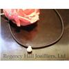 Image 1 : RHJ A delicate genuine pearl  on a rubber cord #1948415