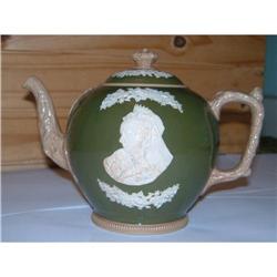 COPELAND SPODE VICTORIA DIAMOND JUBILEE TEAPOT #1968845