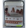 Image 1 : QUEEN MATTRESS COVER STAIN-RELEASE