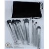 Image 1 : 12 PIECE COSMETIC BRUSH SET IN CARRY POUCH.