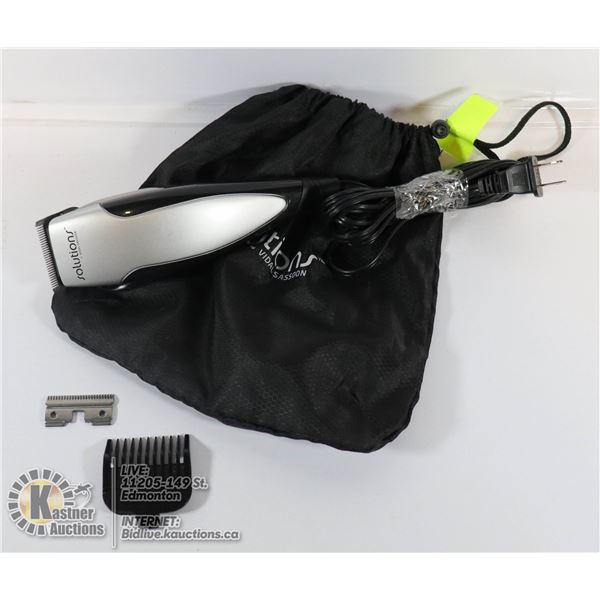 VIDALS SASSOON SOLUTIONS CLIPPERS IN CARRY BAG