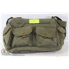 Image 1 : L.L. BEAN ARMY GREEN MULTI-FUNCTION BAG