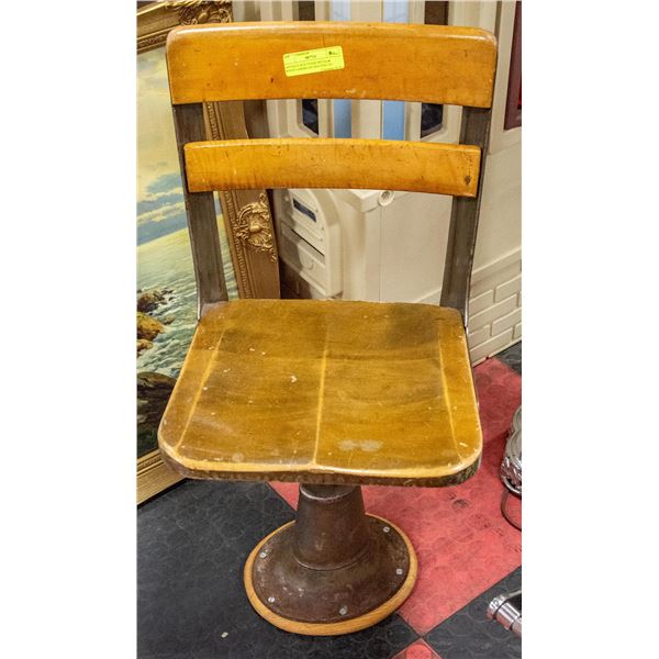 WODDEN/METAL CHAIR AMERICAN SEATING COMPANY