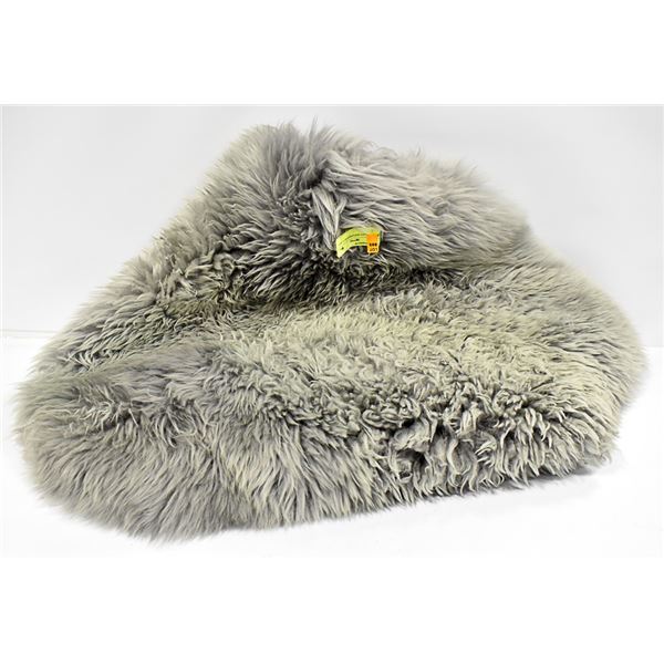 AUSTRALIAN SHEEPSKIN RUG GREY