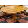 Image 1 : OVAL TABLE WITH LEAF