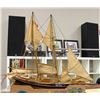 Image 1 : SHIP MODEL WITH OIL PAINTING