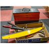 Image 2 : FLAT OF TOOLBO TIN, HAMMER, NAIL PULLER, DRILL &