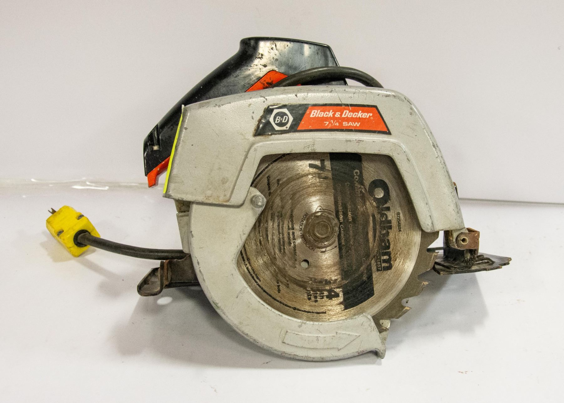 BLACK AND DECKER SKILL SAW