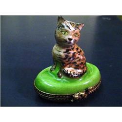 Authentic cat hand painted Limoges box  #1957586