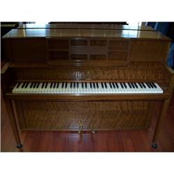 Steinway & Sons 1983 Console Piano #1990154