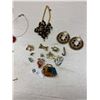 Image 2 : Nice Tray Lot of Vintage Jewelry, Brooches Etc.