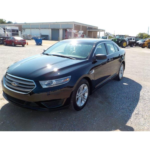 2016 FORD TAURUS Automobile