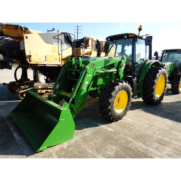 2013 JOHN DEERE 6125M Farm Tractor