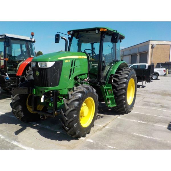 2015 JOHN DEERE 6105D Farm Tractor